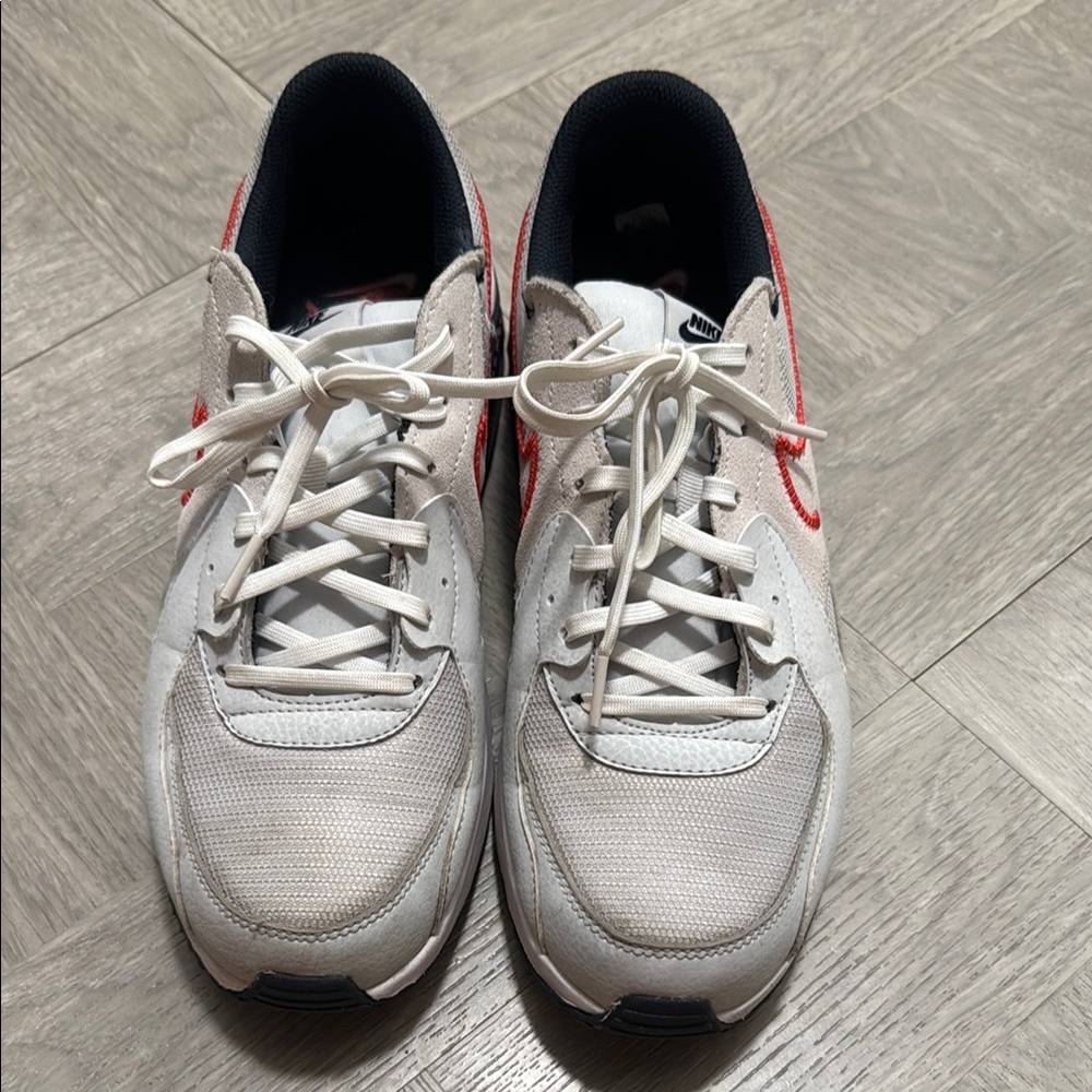Nike Men's White and Red Athletic Sneakers